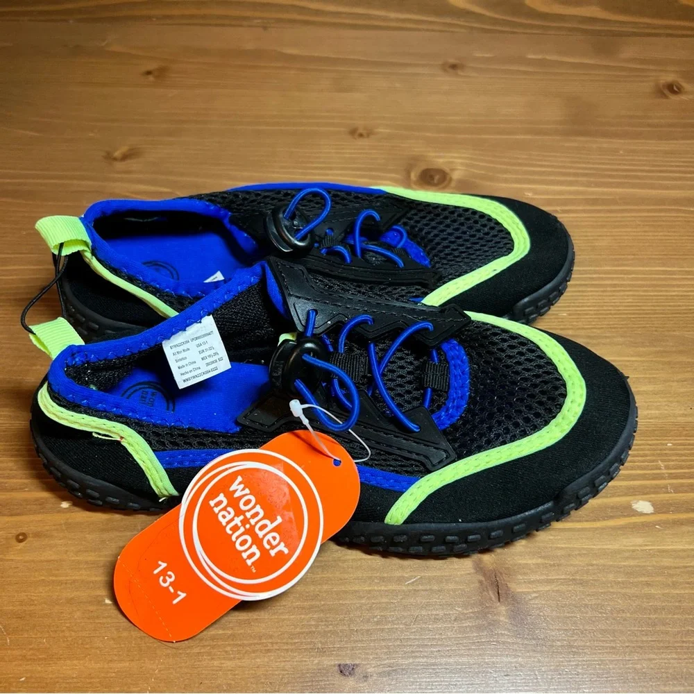 Boys Water Shoes Wonder Nation Blue Black NWT Size 13/1